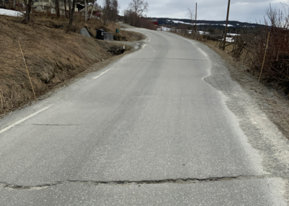 Fylkesveg 2502 i Rogne i Øystre Slidre skal rustes opp for ca. 15 millioner kroner i år . - Klikk for stort bilde
