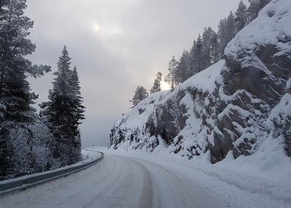 Vinteren nærmer seg og Innlandet fylkeskommune sine driftsentreprenører er klare til å brøyte og strø fylkesvegene rundt om i Innlandet. - Klikk for stort bilde