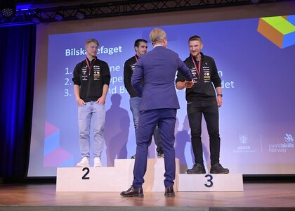 Gudbrand Bratrud Hegge fra Innlandet tok bronse i bilskadefaget under Yrkes-NM 2022  - Klikk for stort bilde