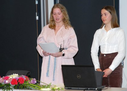Erle Marie K. Andersen og Sigrun Myrvang fra Ungdommens fylkesting hadde mange gode innspill.